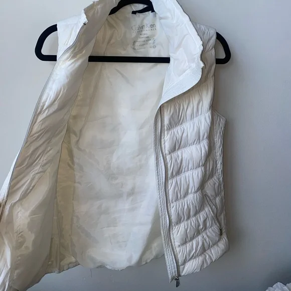 Calvin Klein White Quilted Puffer Vest - Picture 5 of 5